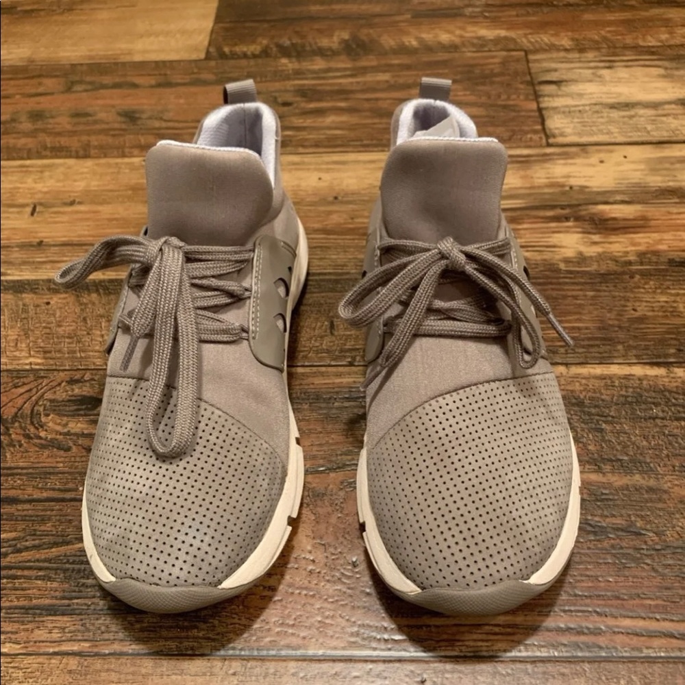 Bionica Sneakers